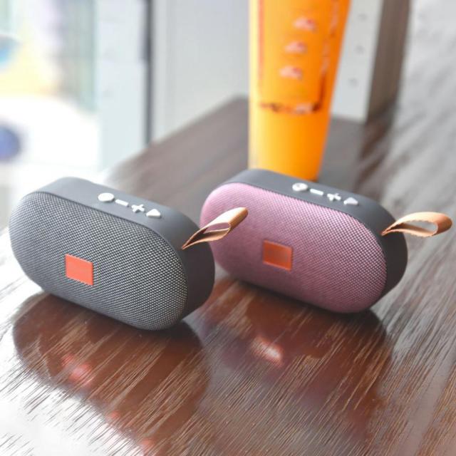 スマートフォンラップトップHdオーディオサブウーファーワイヤレススピーカー用T7ポータブル屋外ワイヤレスBluetooth互換4.2Tfスピーカー ポータブルラジオ