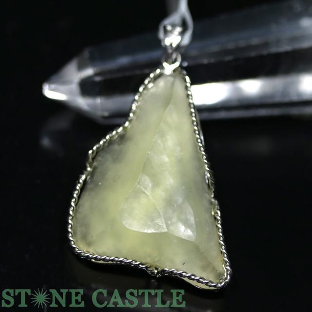 ☆一点物☆【ペンダント】リビアングラス 原石型 No.51 天然石 パワーストーンの通販は