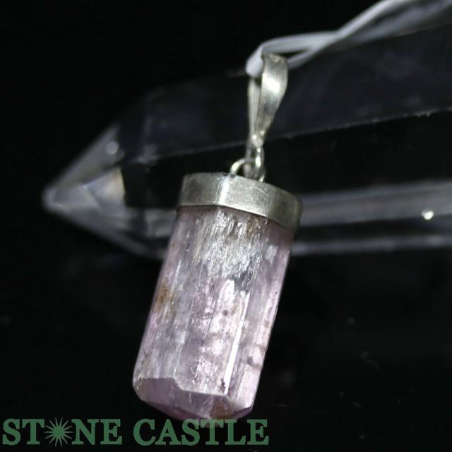 ☆ペンダント一点物☆【天然石 ペンダント】クンツァイト ポイント型 (sv925) No.32の通販は 5,848円