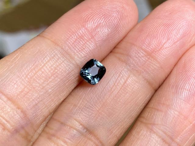 RS4-84 宝石質 高貴な洗練の高級感紺色 スピネル ミャンマー産 ルースの通販は 8,200円