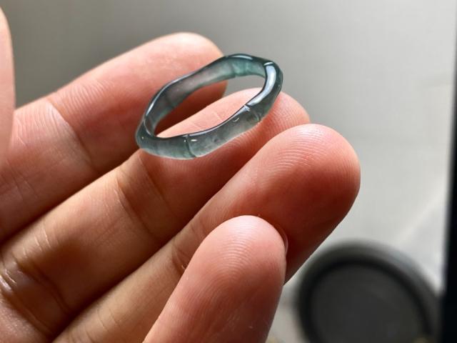 L13-218高級感氷種竹節リング15.0号グアテマラ産A貨本翡翠くりぬき黒翡翠 L13-218 高級感 氷種 竹節 15.0号 グアテマラ産 A貨 本翡翠 くりぬき