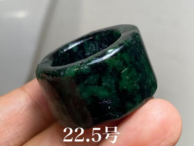 L6-229 一点物 黒緑 22.5号 ミャンマー産天然 A貨 本翡翠 くりぬき リングの通販は 5,724円