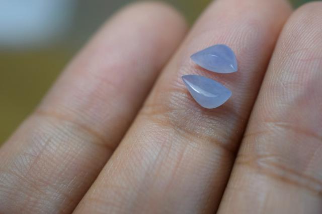 ミャンマー産 天然本翡翠A貨 氷種 ラベンダー色 大粒ピアス ミャンマー