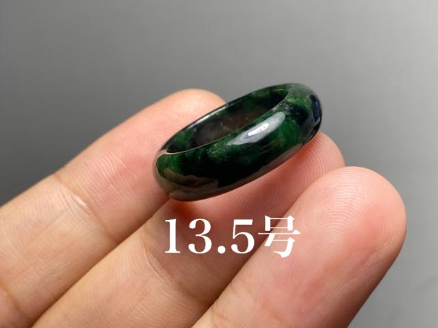 L9-97 一点物 墨緑色 13.5号 ミャンマー産天然 A貨 本翡翠 くりぬき リングの通販は