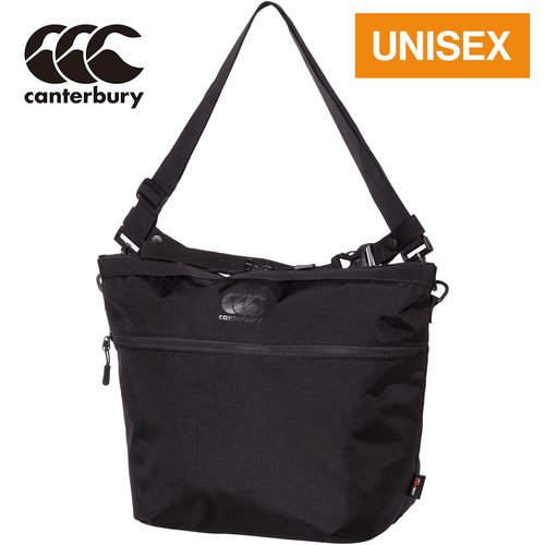 カンタベリー CANTERBURY アールプラスショルダーバッグ ブラック AB024811 19 R＋ SHOULDER BAG ショルダーバッグ リサイクルナイロンの通販は