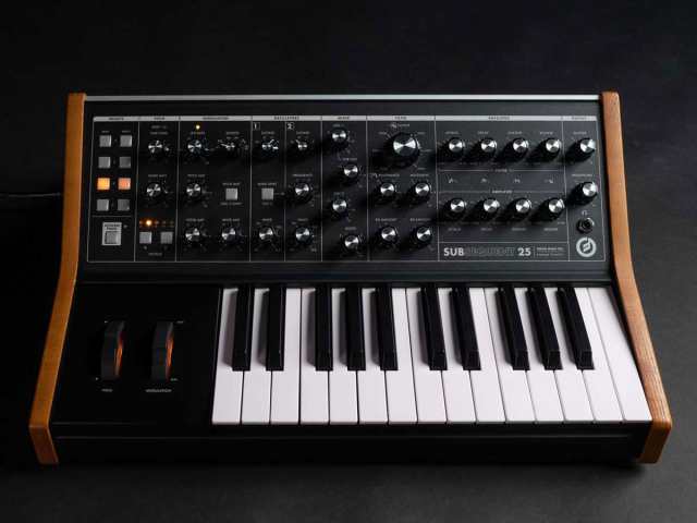 [数量限定特価]moog モーグ Subsequent 25 パラフォニックアナログシンセサイザー 25鍵盤 ｜au PAY マーケット