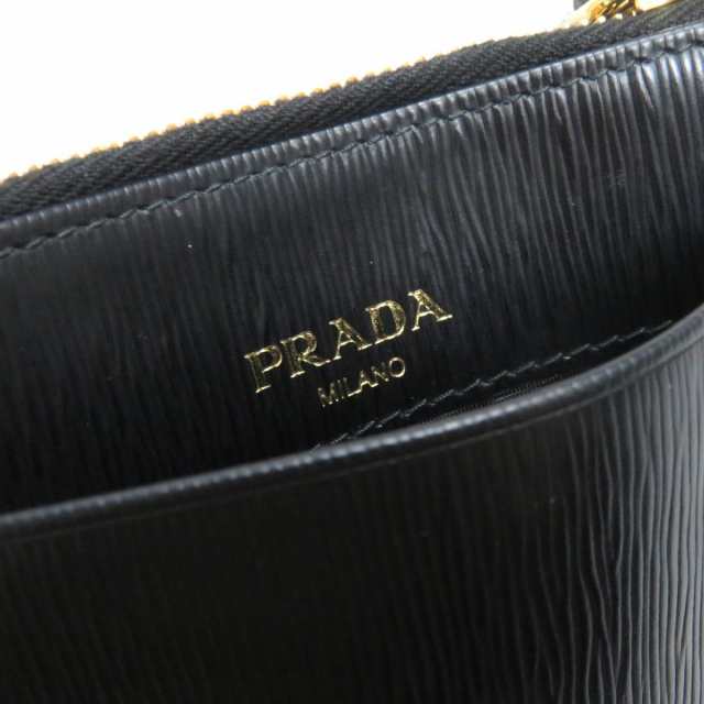 美品　PRADA プラダ　サフィアーノレザー　黒　ブラック　ゴールド　ロゴ金具