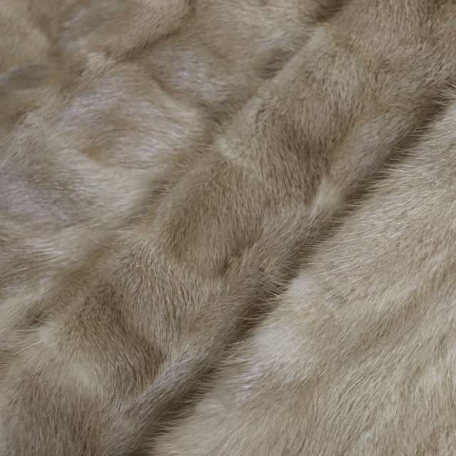質屋古物市場ストア商品美品 サファイアミンク ロング丈 毛皮 コート 刺繍