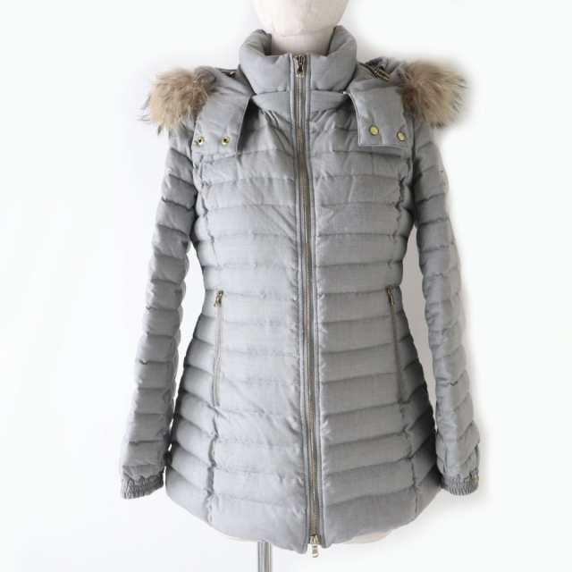 美品☆正規品 TATRAS タトラス Rライン LTA18A4652 PRIMULA シルク混 ラクーンファー・フード付 ZIP UP ダウンジャケット  グレー 01の通販はau PAY マーケット - 衣類＆ブランドリサイクルGREEN | au PAY マーケット－通販サイト