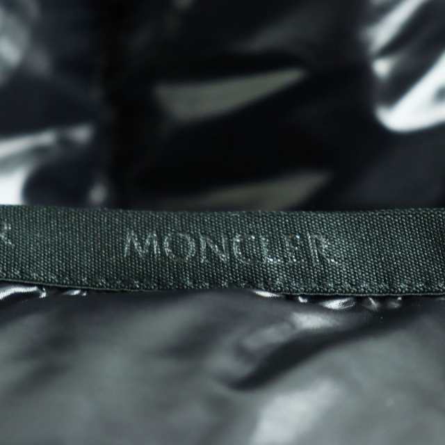 未使用品●18年製 MONCLER モンクレール NEUVIC ヌーヴィック フード・ロゴワッペン付き WZIP ダウンジャケット ブラック 0  メンズ 正規｜au PAY マーケット