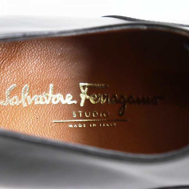 極美品 Salvatore Ferragamo サルヴァトーレフェラガモ ストレート