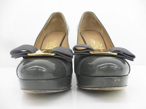 中古 サルヴァトーレフェラガモ ヴァラ パンプス ウェッジソール エナメル 5.5 22.5cm グレー レディース