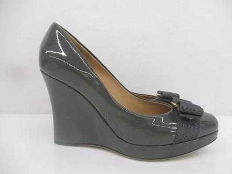 中古 サルヴァトーレフェラガモ ヴァラ パンプス ウェッジソール エナメル 5.5 22.5cm グレー レディース