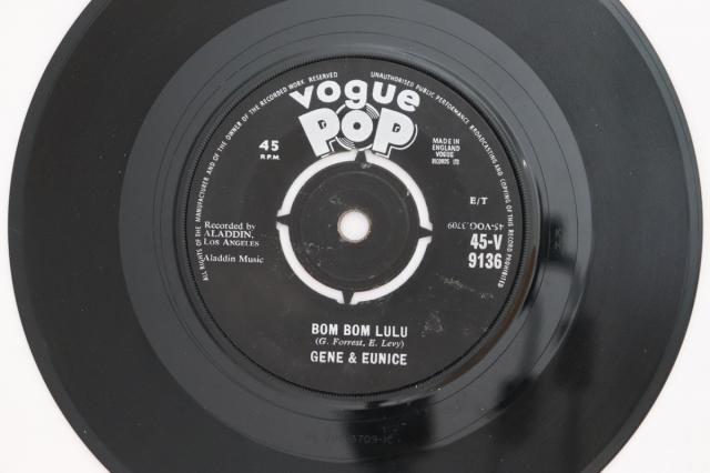 【中古】英7” Gene ＆ Eunice Bom Bom Lulu / Hi Diddle Diddle 45V9136 Vogue Pop /00080