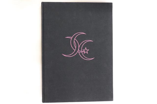 【中古】Photo Book Pink Cloud - 3 × 3 PINKCLOUD NOT ON LABEL /01930