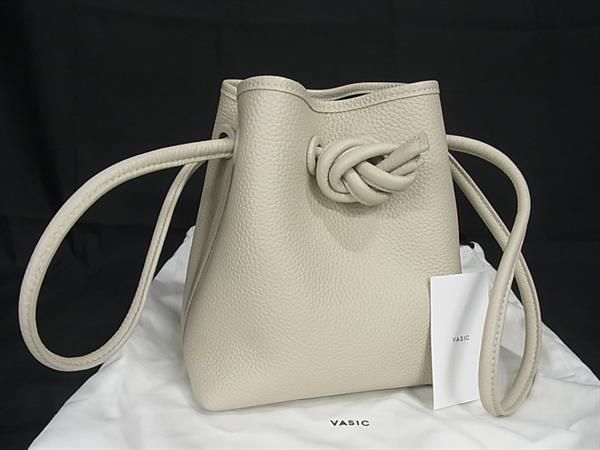 ■新品■未使用■ VASIC ヴァジック レザー ハンドバッグ 巾着型 トートバッグ レディース ライトグレー系 AT4974