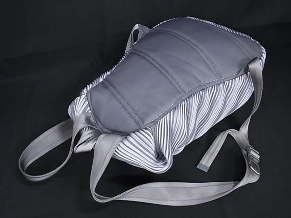 ■極美品■ PLEATS PLEASE プリーツプリーズ ポリエステル リュックサック バックパック メンズ レディース グレー系 AY5078
