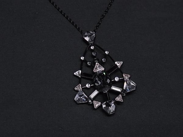 ■極美品■ SWAROVSKI スワロフスキー ラインストーン ネックレス ペンダント アクセサリー レディース ブラック系 BP4397_1