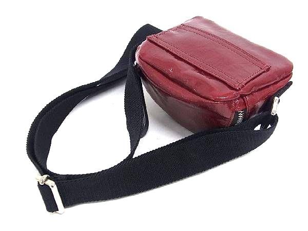 ■極美品■ VALENTINO GARAVANI ヴァレンティノ ガラヴァーニ パテントレザー クロスボディ ショルダーバッグ ポシェット レッド系 FC0447