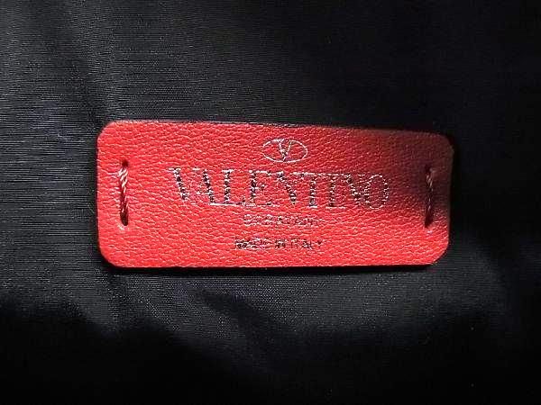 ■極美品■ VALENTINO GARAVANI ヴァレンティノ ガラヴァーニ パテントレザー クロスボディ ショルダーバッグ ポシェット レッド系 FC0447