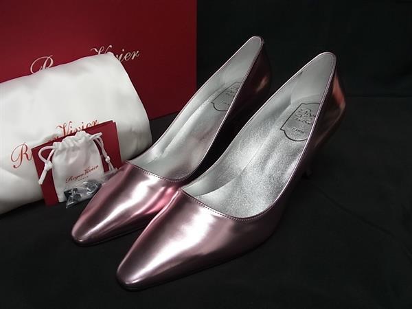 ■新品■未使用■ Roger Vivier ロジェヴィヴィエ レザー パンプス ヒール 表記サイズ 38 (約25.0cm) 靴 シューズ ピンク系 FE5628
