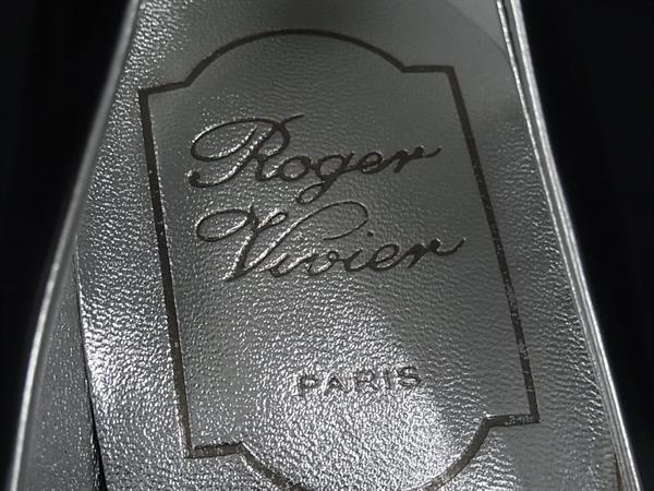 ■新品■未使用■ Roger Vivier ロジェヴィヴィエ レザー ヒール パンプス サイズ35 1/2(約22.5cm) 靴 シューズ シルバー系 FE5634 □新品□未使用□ Roger Vivier ロジェヴィヴィエ レザー ヒール