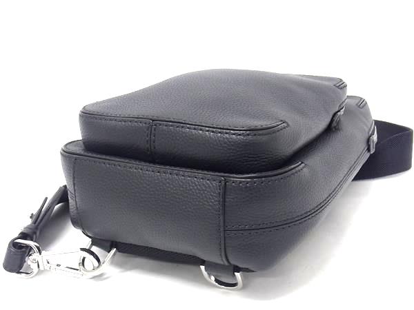 □極美品□ HUGO BOSS ヒューゴボス レザー ショルダーバッグ ボディ