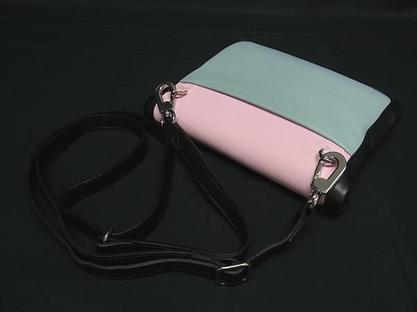 □新品同様□ PIERRE HARDY ピエールアルディ アルファ レザー クロス