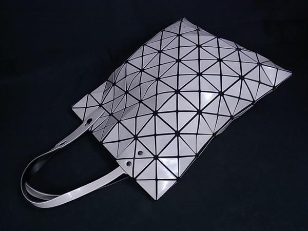 ■美品■ BAO BAO ISSEY MIYAKE バオバオイッセイミヤケ ルーセント PVC ハンドバッグ ショルダー 肩掛け アイボリー系 FN8603_4