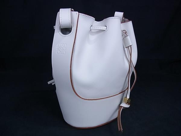 ■美品■ LOEWE ロエベ バルーンバッグ レザー クロスボディ ショルダーバッグ 斜め掛け アイボリー系 FR7166 □美品□ LOEWE ロエベ バルーンバッグ レザー クロスボディ