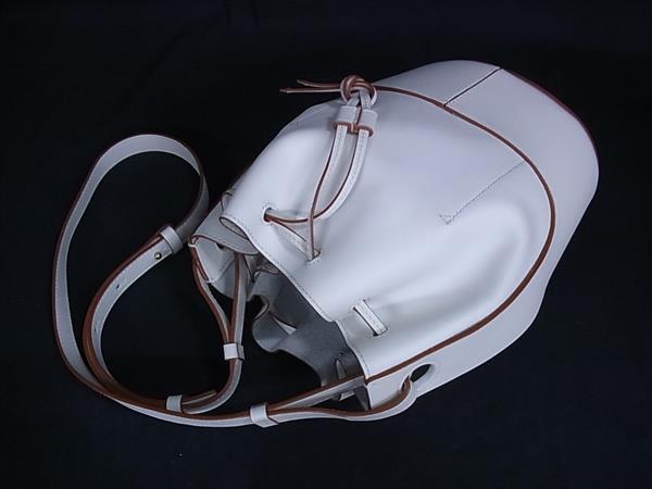 ■美品■ LOEWE ロエベ バルーンバッグ レザー クロスボディ ショルダーバッグ 斜め掛け アイボリー系 FR7166 □美品□ LOEWE ロエベ バルーンバッグ レザー クロスボディ