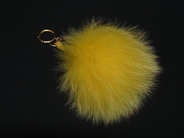 ■新品同様■ FENDI フェンディ ポンポンチャーム ファー キーホルダー キーリング バッグチャーム イエロー系 FV5883