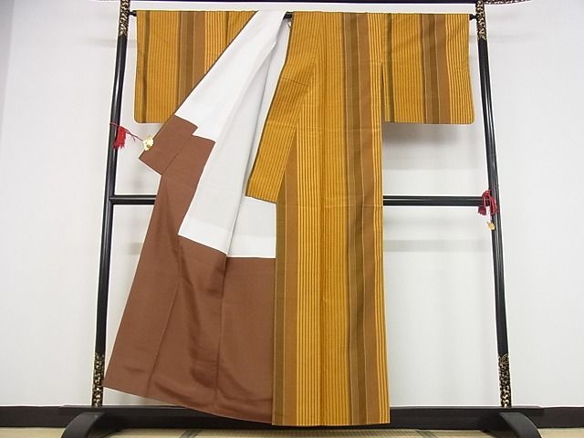 平和屋本店□極上 本場黄八丈 平織 紬 縞 証紙付き 西條 着丈156cm