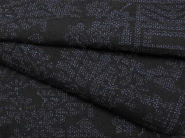 平和屋着物●本場結城紬　重要無形文化財　80亀甲　霞草花文　逸品　CAAA3320tx