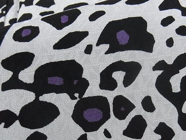 平和屋本店□極上 着物デザイナー 井尻学 小紋 ヒョウ柄 黒地 正絹