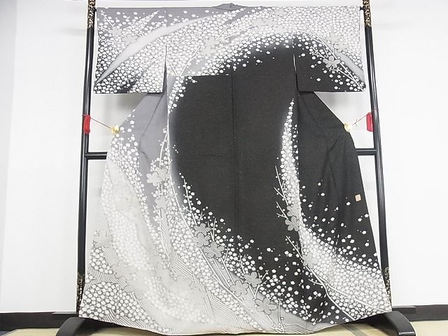 平和屋本店■極上　十日町　名門　滝泰謹製　訪問着　襲絞り　枝花文　暈し染め　金通し地　正絹　逸品　KAAA0865kk4