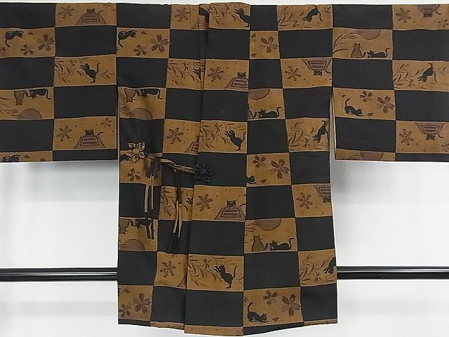 平和屋本店■極上　道中着　紬地　市松文様　猫　春夏秋冬　桜　蜻蛉　芒　炬燵　黒地　逸品　DZAA0349kh4