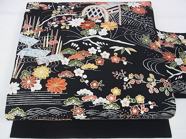 平和屋本店■極上　九寸名古屋帯　銀座越後屋　駒刺繍　型染　風景吉祥花文　鬼しぼ縮緬　黒地　逸品　未使用　DZAA1251kh4