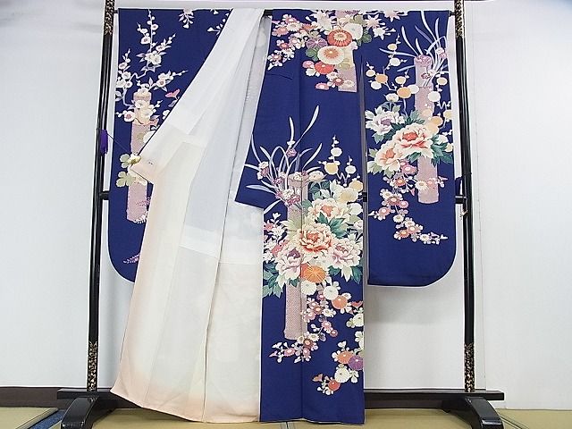 平和屋本店□極上 創業460年・千總 振袖 駒刺繍 筒花文 紺藍色地