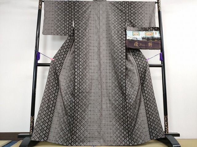 平和屋本店●極上　本場大島紬　十八算　12マルキ　古代染色純泥染　優粋　花菱　鈴乃屋扱い　証紙付き　逸品　DZAA1775kh4_1