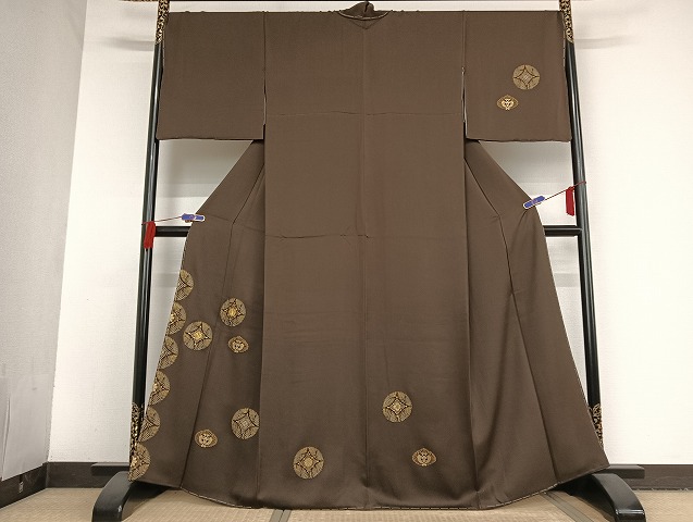 着物リメイク　訪問着　紬地　枝花文から作務衣 着物リメイク 上質な紬 枝花文 さが美扱い 正絹から作務衣 平和