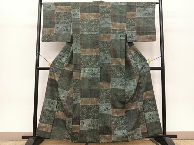 平和屋着物●伝統工芸士　七代目　吉澤与市　紬　絞り　型染め　切嵌更紗花文　正絹　逸品　BAAT0802yc