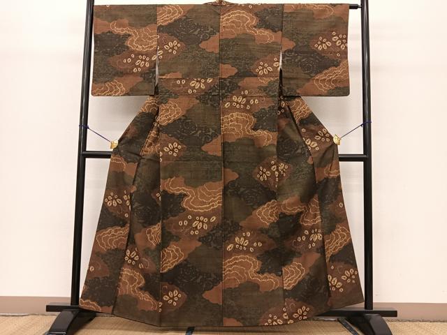 大島紬 竜巻絞り 着物 平和屋着物○上質な紬 竜巻絞り柄 正絹 逸品