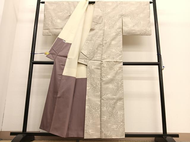 平和屋着物○本場大島紬 白大島 9マルキ 格子草花文 正絹 逸品 DAAU0645tw