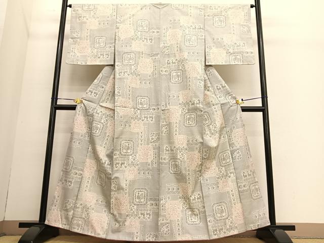 平和屋着物●本場大島紬　白大島　動物花絵皿文　正絹　逸品　BAAT3199hv 平和屋着物○本場大島紬 白大島 動物花絵皿文 正絹 逸品 BAAT3199hv