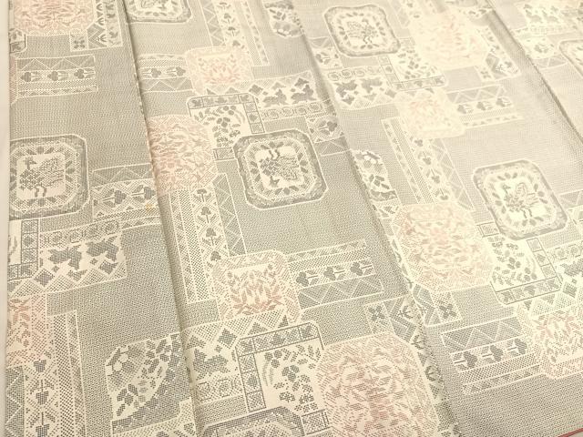 平和屋着物●本場大島紬　白大島　動物花絵皿文　正絹　逸品　BAAT3199hv