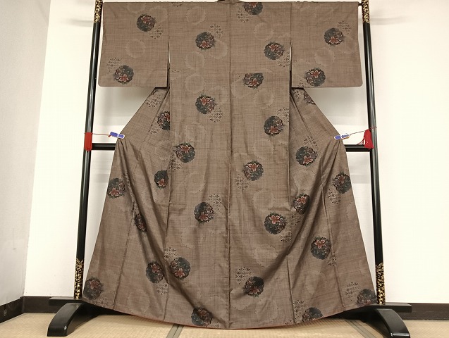 平和屋着物●本場大島紬　9マルキ　草花文　やまと誂製　正絹　逸品　DAAS3328ps 平和屋着物○本場大島紬 9マルキ 草花文 やまと誂製 正絹 逸品 DAAS3328ps