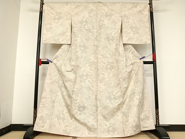 平和屋着物○本場大島紬 白大島 100亀甲 色紙花文 正絹 逸品 未