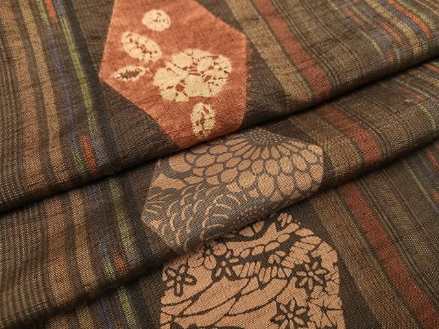 平和屋着物●伝統工芸士　七代目　吉澤与市　紬　絞り　型染め　花間道　正絹　逸品　AAAV9439ph