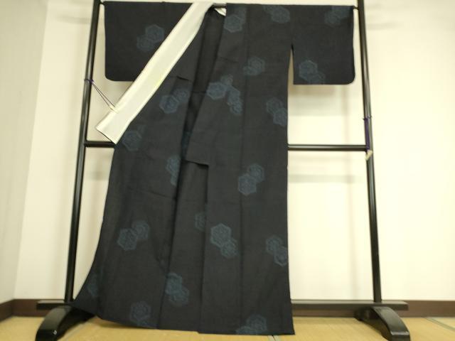 平和屋着物▽上質な紬　単衣　藍むすび　亀甲花文　反端付き　正絹　逸品　DAAT9104az 平和屋着物▽上質な紬 単衣 藍むすび 亀甲花文 反端